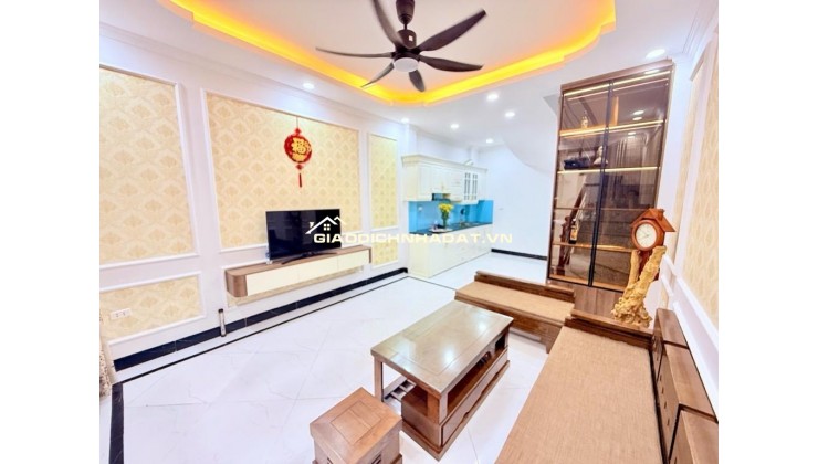 Nhà Cổ Nhuế, dân xây 5 tầng, lô góc, 7 chỗ ngủ trong nhà chỉ 6,9 tỷ